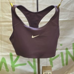 Nike Swoosh Bra